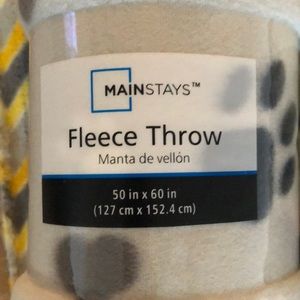 Mainstays fleece throw. Very soft!